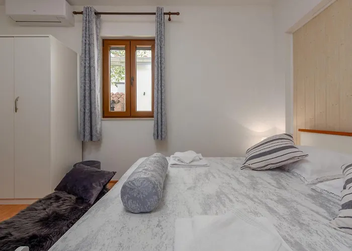 Ferienhaus Lovely In With Wifi *